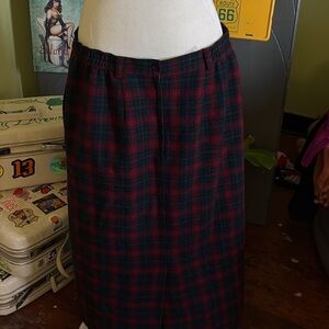 Vintage Elegant Plaid Pencil Skirt in Red and Black